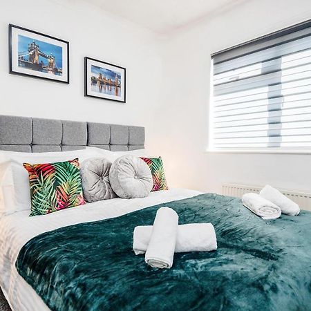 Heathrow 2-Bedroom Maisonette With Parking West Drayton  Zewnętrze zdjęcie