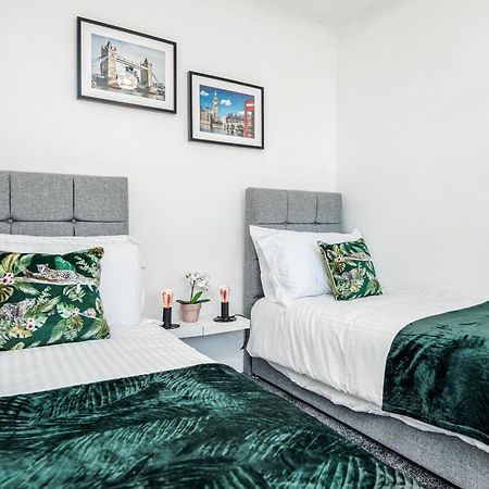 Heathrow 2-Bedroom Maisonette With Parking West Drayton  Zewnętrze zdjęcie