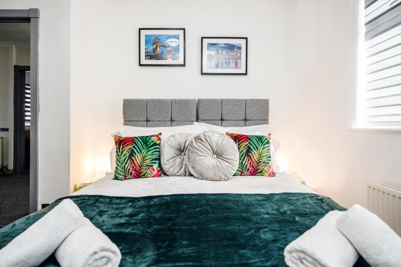 Heathrow 2-Bedroom Maisonette With Parking West Drayton  Zewnętrze zdjęcie