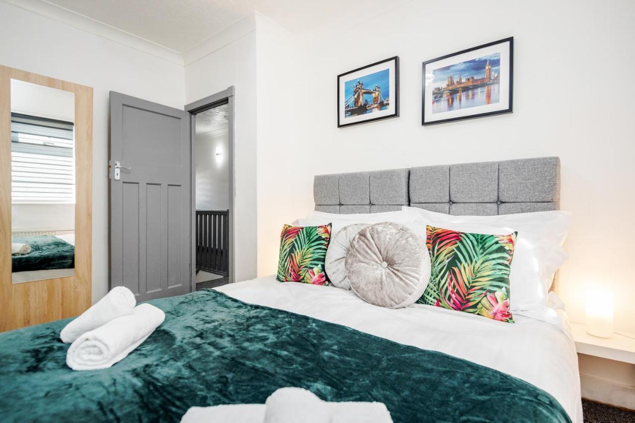 Heathrow 2-Bedroom Maisonette With Parking West Drayton  Zewnętrze zdjęcie