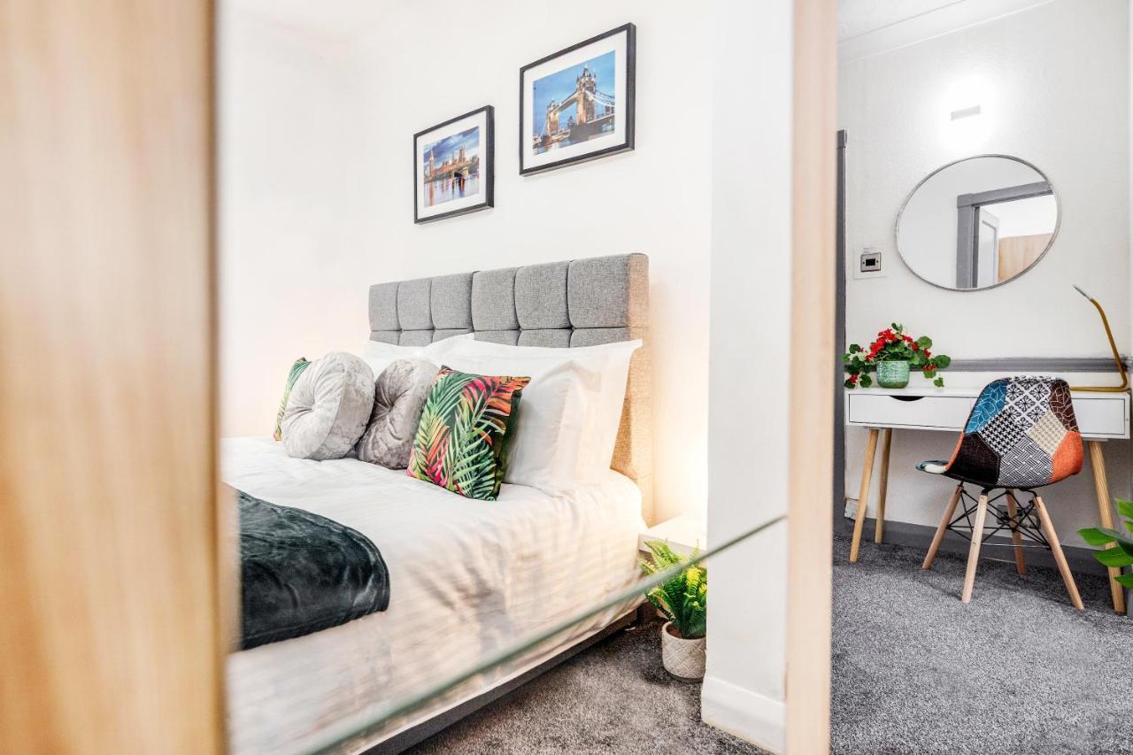 Heathrow 2-Bedroom Maisonette With Parking West Drayton  Zewnętrze zdjęcie