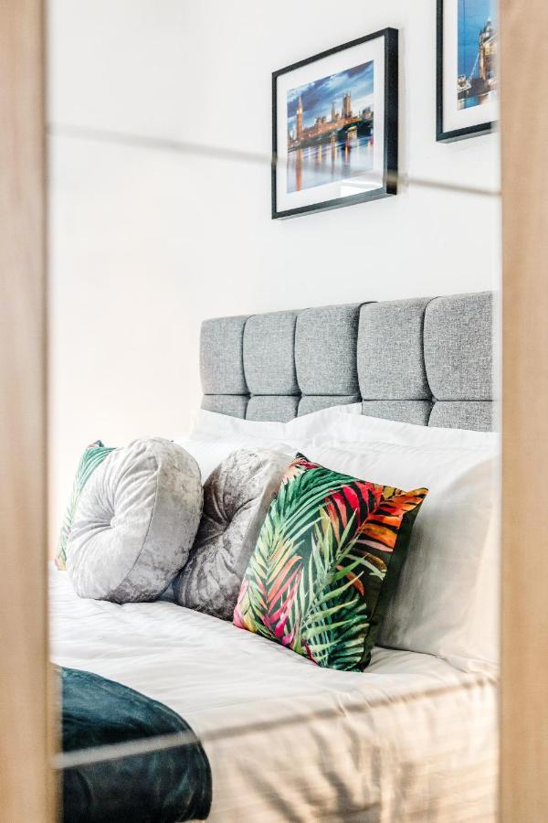 Heathrow 2-Bedroom Maisonette With Parking West Drayton  Zewnętrze zdjęcie