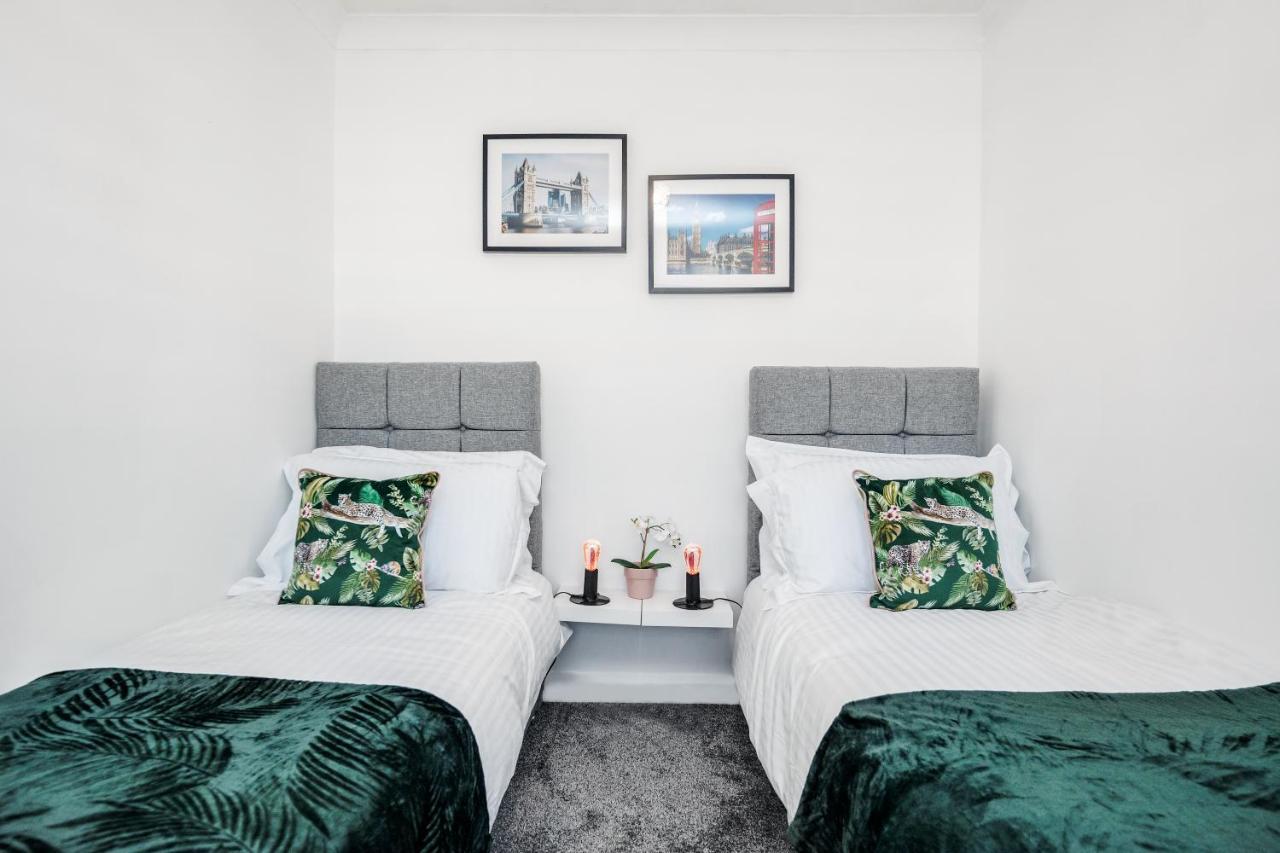 Heathrow 2-Bedroom Maisonette With Parking West Drayton  Zewnętrze zdjęcie