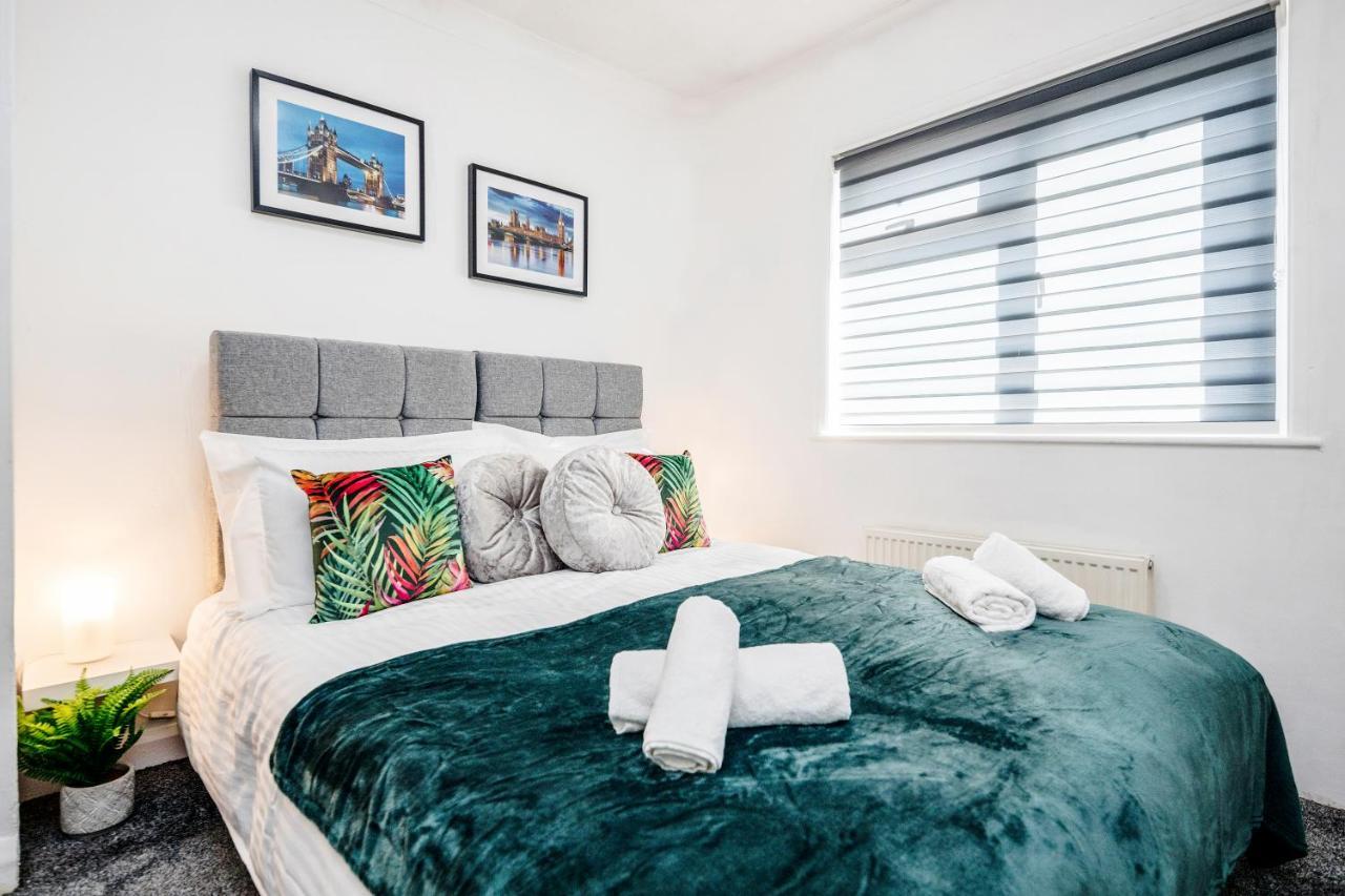 Heathrow 2-Bedroom Maisonette With Parking West Drayton  Zewnętrze zdjęcie