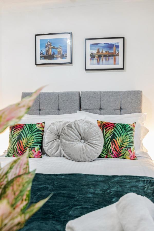 Heathrow 2-Bedroom Maisonette With Parking West Drayton  Zewnętrze zdjęcie