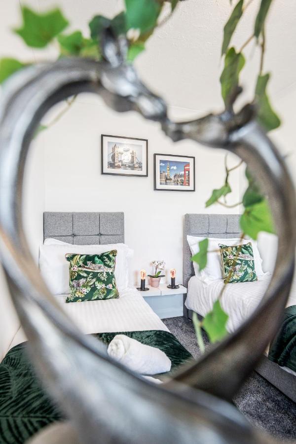 Heathrow 2-Bedroom Maisonette With Parking West Drayton  Zewnętrze zdjęcie