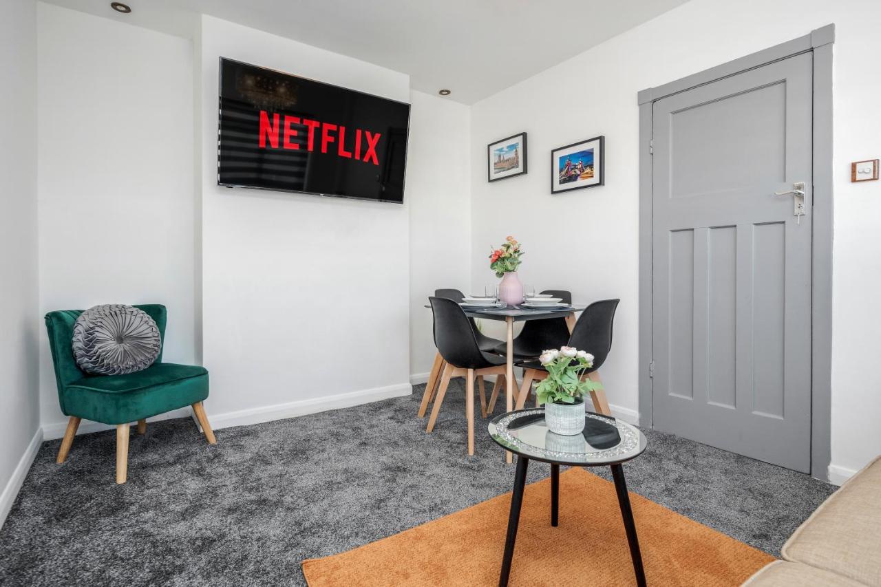 Heathrow 2-Bedroom Maisonette With Parking West Drayton  Zewnętrze zdjęcie