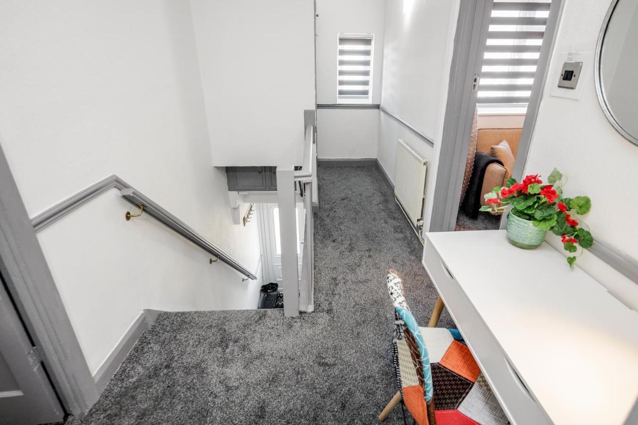 Heathrow 2-Bedroom Maisonette With Parking West Drayton  Zewnętrze zdjęcie