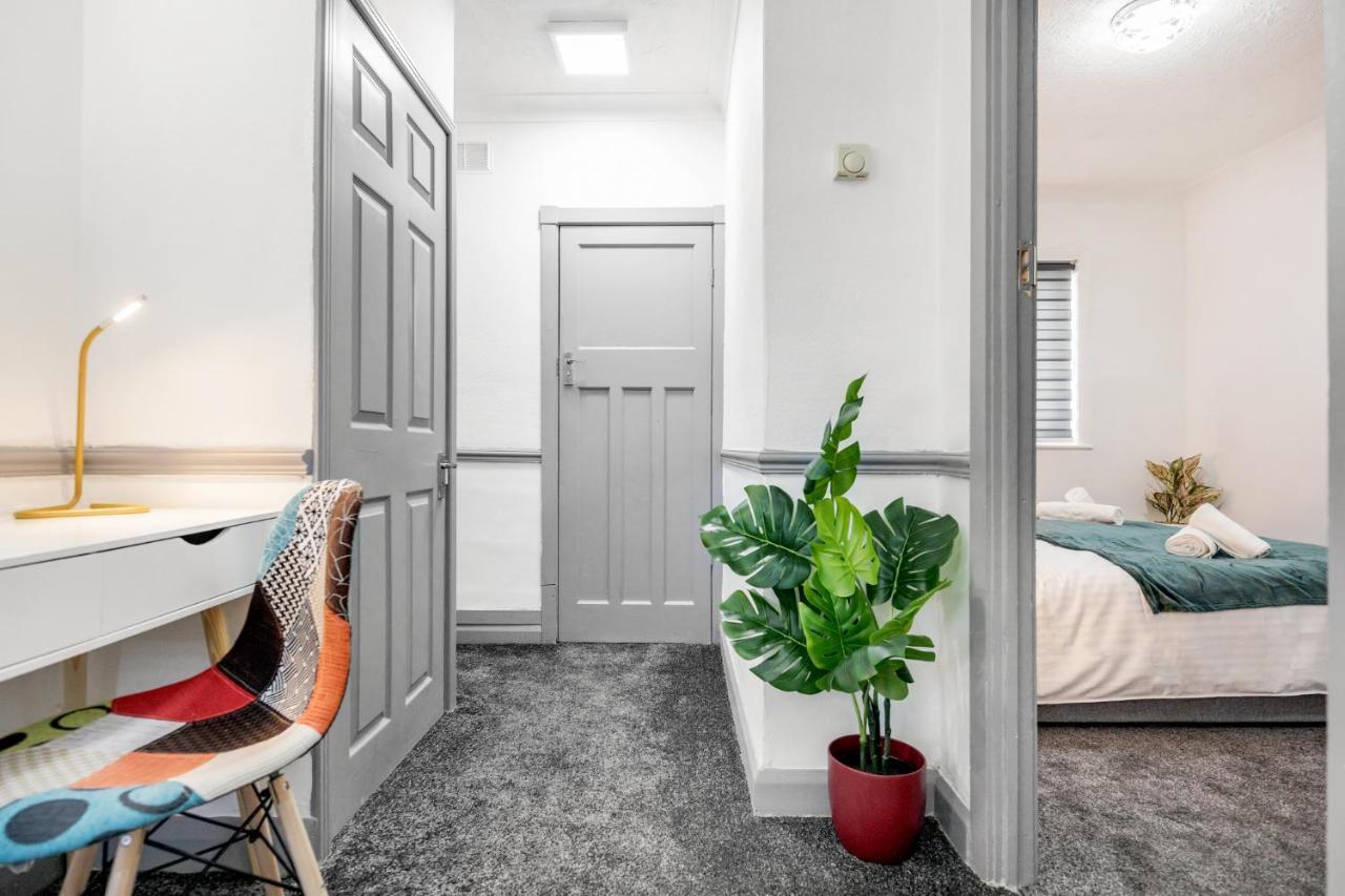 Heathrow 2-Bedroom Maisonette With Parking West Drayton  Zewnętrze zdjęcie