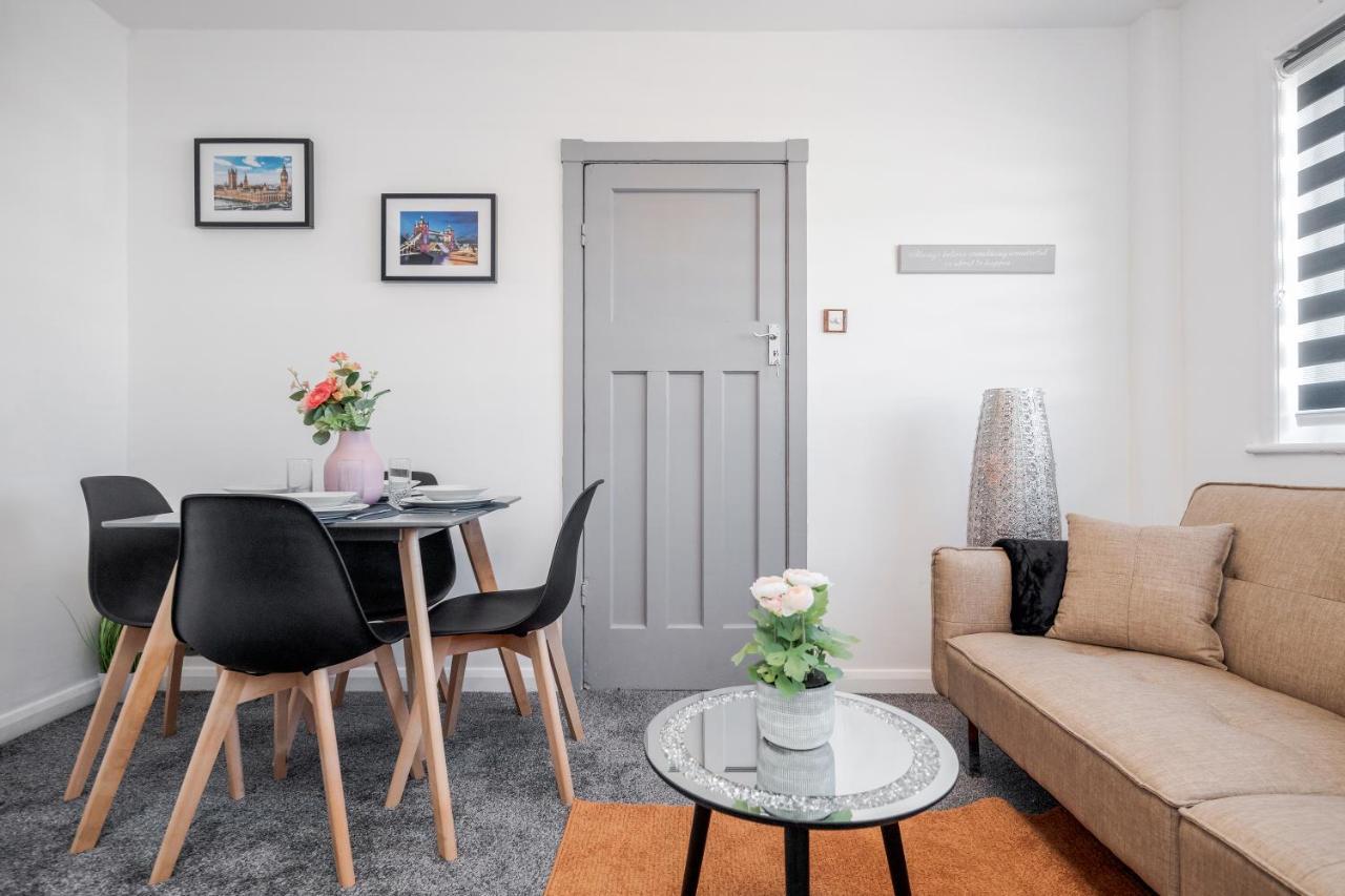 Heathrow 2-Bedroom Maisonette With Parking West Drayton  Zewnętrze zdjęcie
