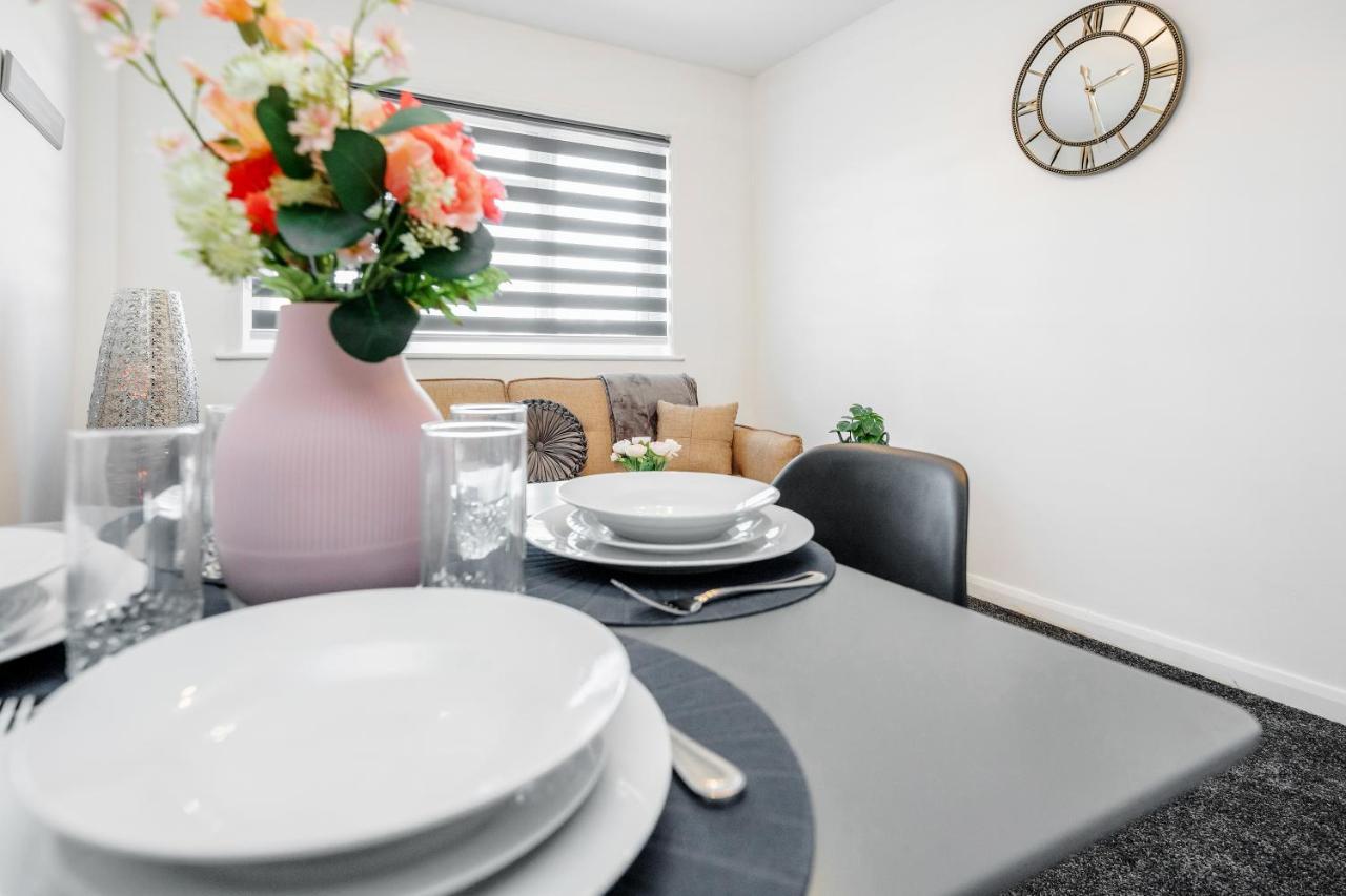 Heathrow 2-Bedroom Maisonette With Parking West Drayton  Zewnętrze zdjęcie